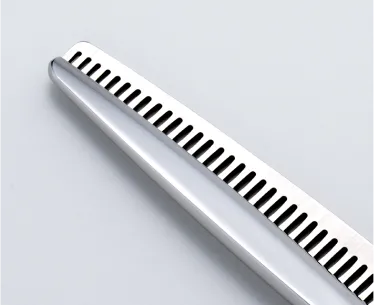 逆刃…動刃がクシ刃